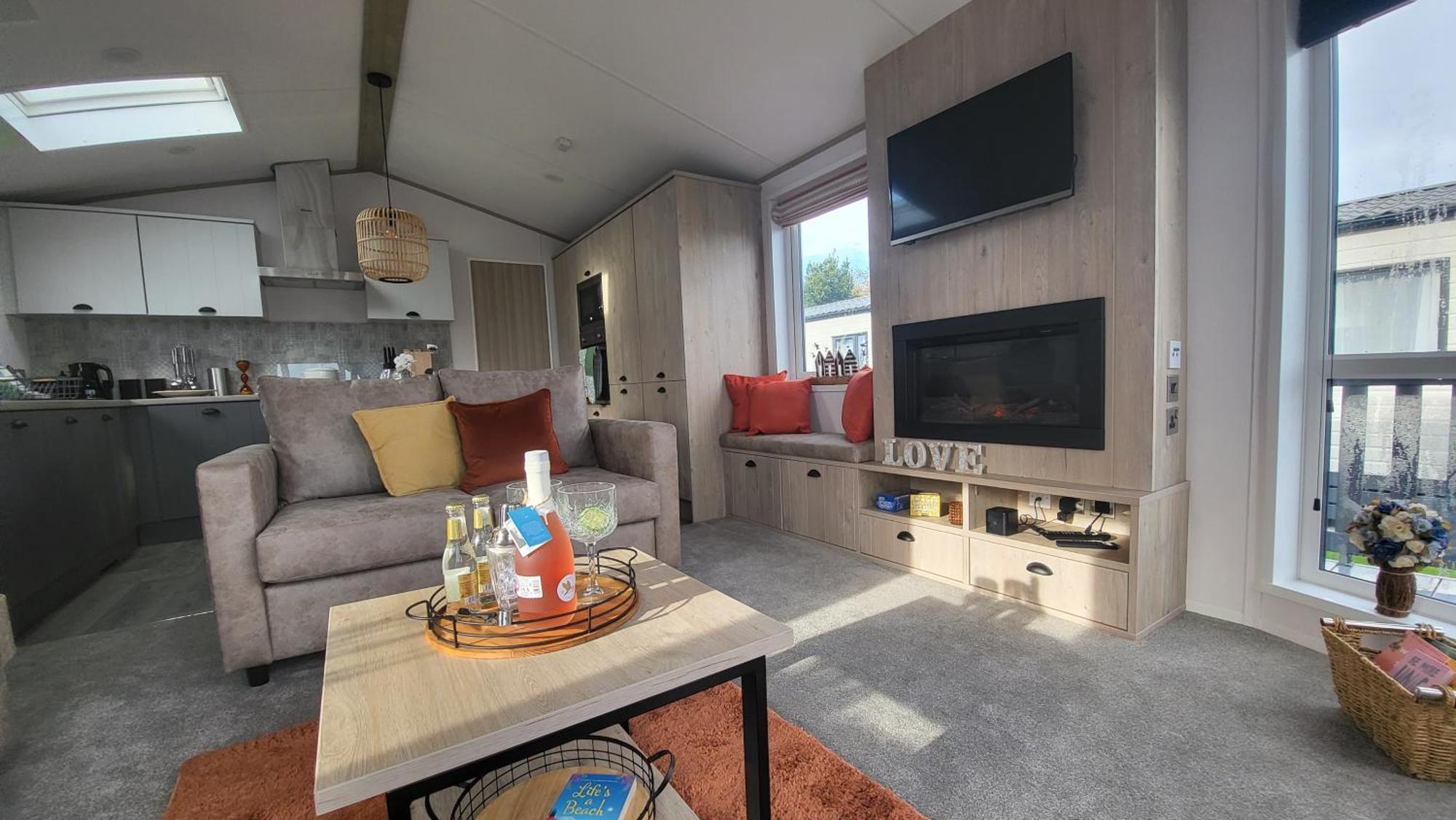 Honeycomb Lodge - Holiday Home 5 Min From بادستو المظهر الخارجي الصورة